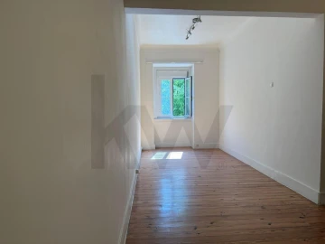 Apartamento T4 para Arrendamento em Campo de Ourique
