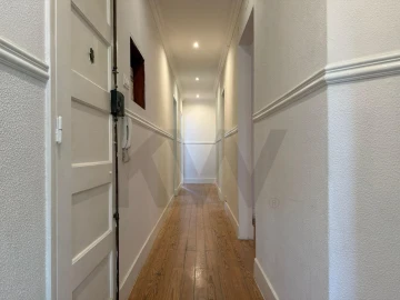 Apartamento T4 para Arrendamento em Campo de Ourique