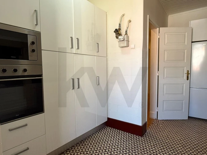 Apartamento T4 para Arrendamento em Campo de Ourique Foto 10