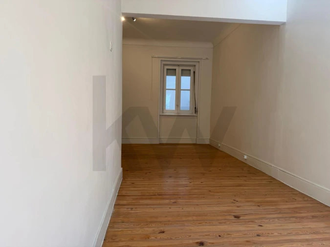 Apartamento T4 para Arrendamento em Campo de Ourique Foto 3