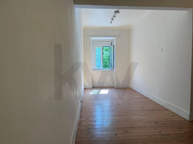 Apartamento T4 para Arrendamento em Campo de Ourique Foto 4