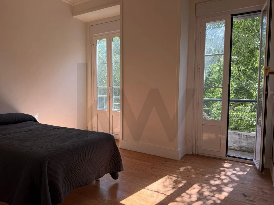 Apartamento T4 para Arrendamento em Campo de Ourique Foto 1
