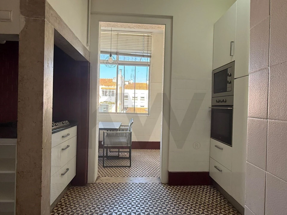 Apartamento T4 para Arrendamento em Campo de Ourique Foto 11