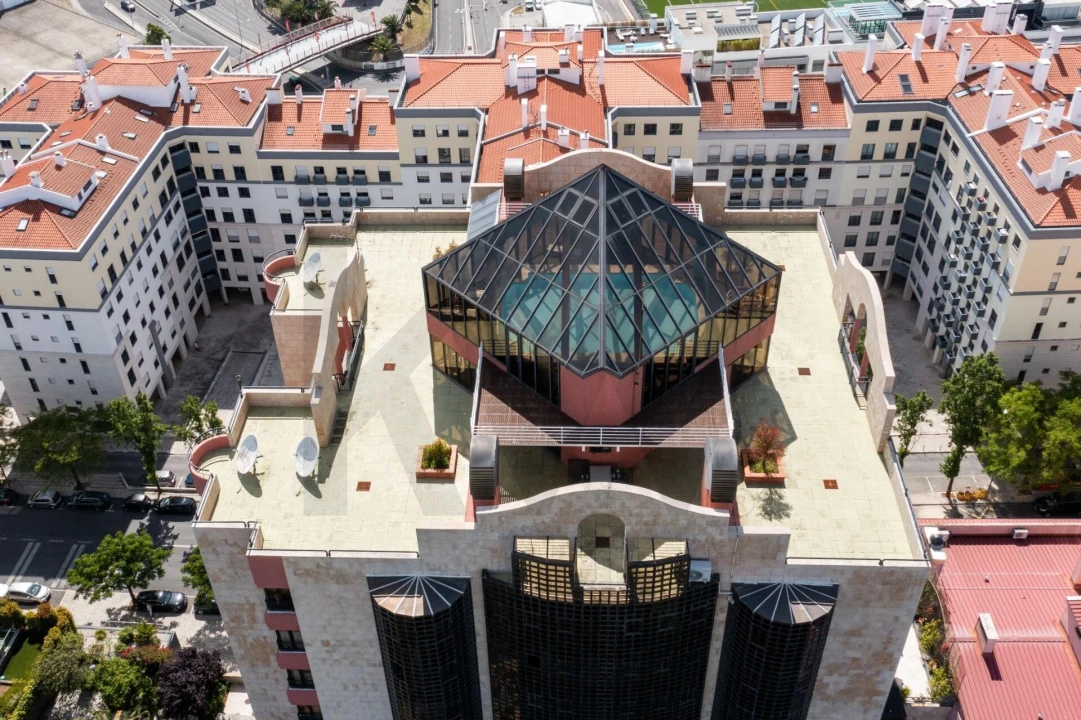 Apartamento T5 para Venda em São Domingos de Benfica Foto 32