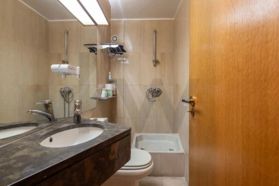 Apartamento T5 para Venda em São Domingos de Benfica