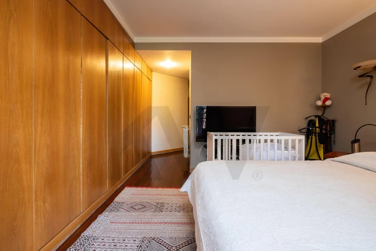Apartamento T5 para Venda em São Domingos de Benfica Foto 14