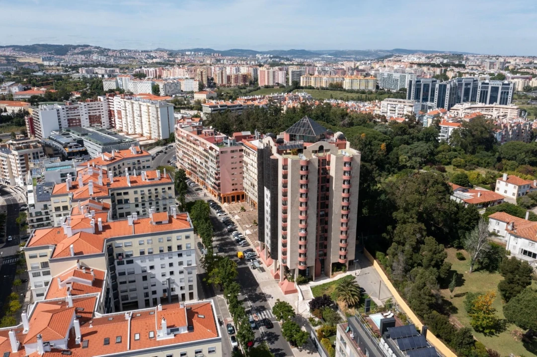 Apartamento T5 para Venda em São Domingos de Benfica Foto 34