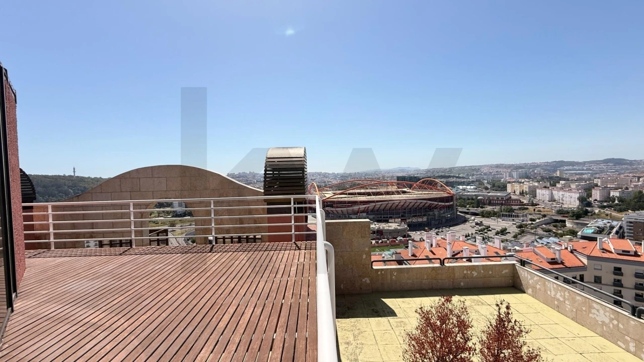 Apartamento T5 para Venda em São Domingos de Benfica Foto 33