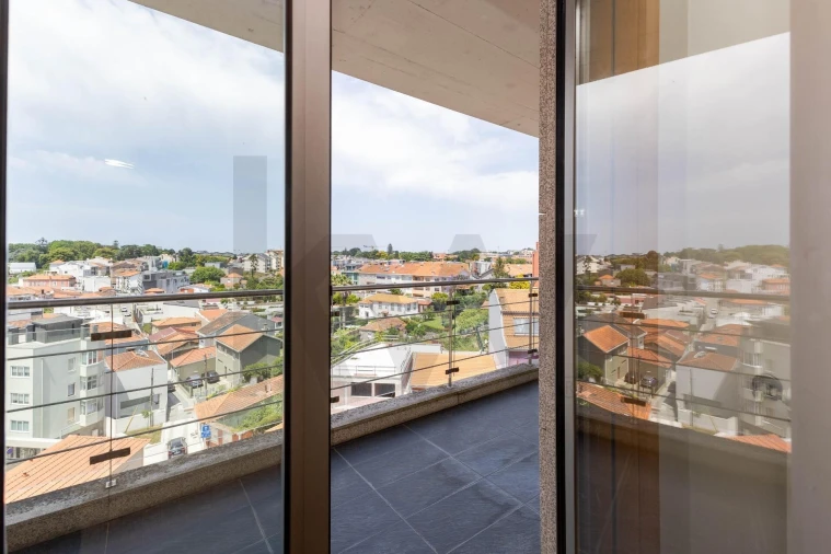 Apartamento T3 para Venda em Lordelo do Ouro e Massarelos Foto 14