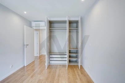 Apartamento T2 para Venda em Carnaxide e Queijas