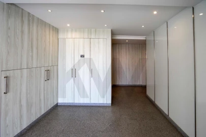 Apartamento T2 para Venda em Carnaxide e Queijas