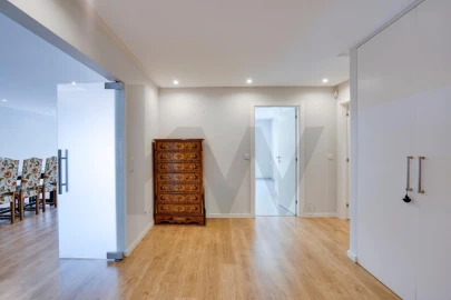 Apartamento T2 para Venda em Carnaxide e Queijas