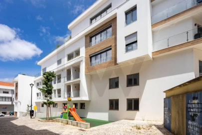 Apartamento T2 para Venda em Carnaxide e Queijas
