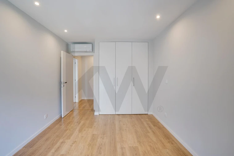 Apartamento T2 para Venda em Carnaxide e Queijas Foto 22