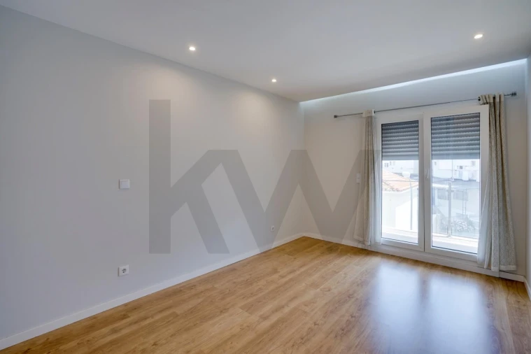 Apartamento T2 para Venda em Carnaxide e Queijas Foto 21