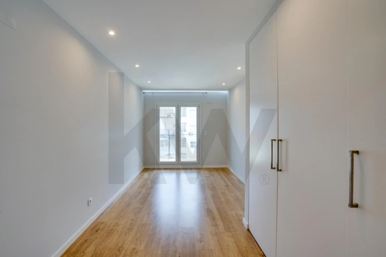 Apartamento T2 para Venda em Carnaxide e Queijas Foto 15
