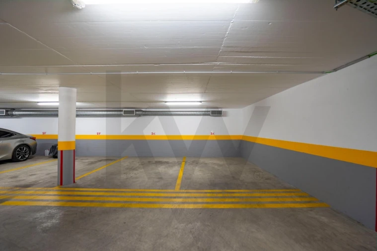 Apartamento T2 para Venda em Carnaxide e Queijas Foto 24