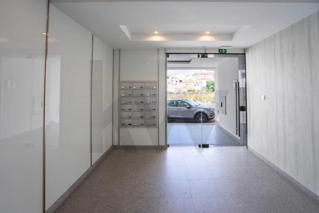 Apartamento T2 para Venda em Carnaxide e Queijas Foto 26