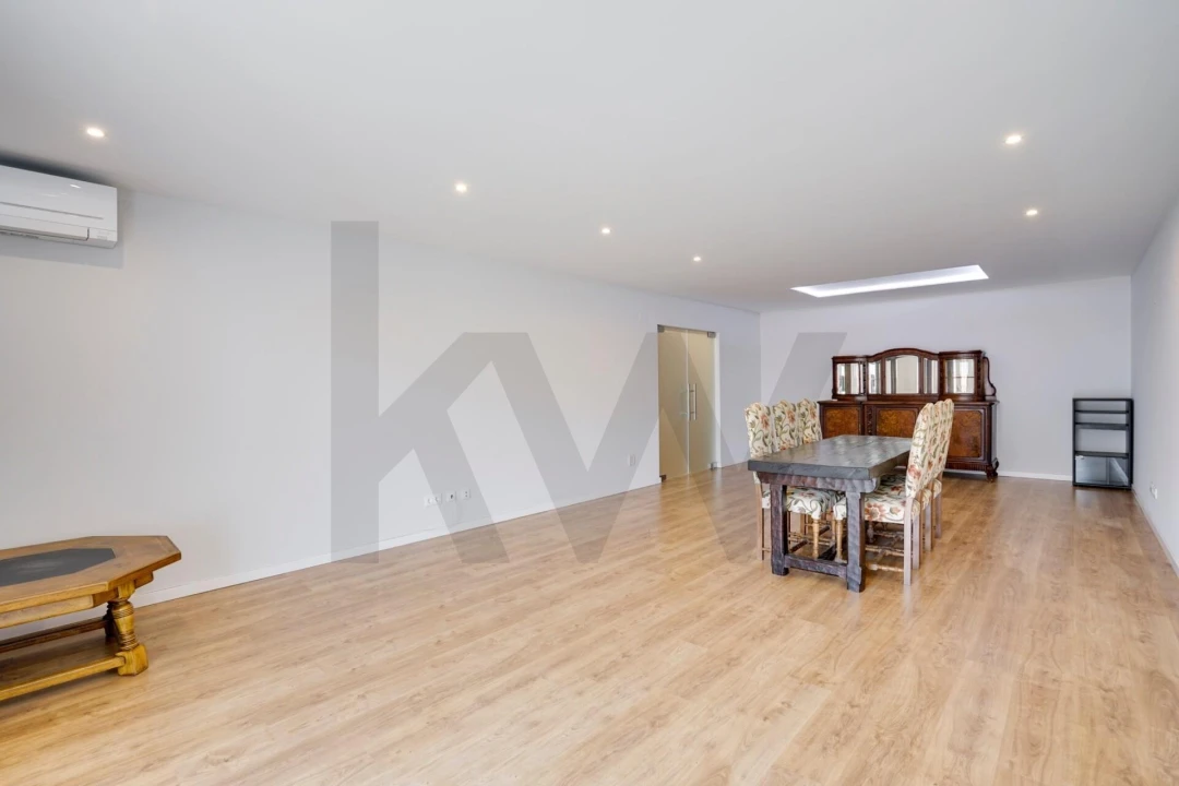 Apartamento T2 para Venda em Carnaxide e Queijas Foto 5