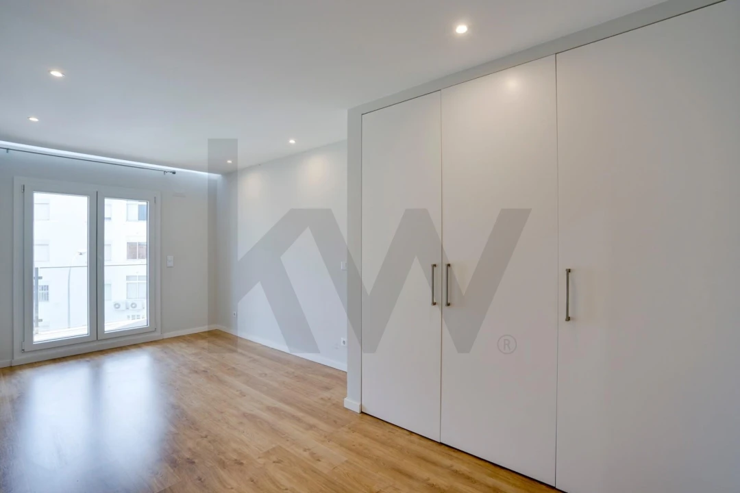 Apartamento T2 para Venda em Carnaxide e Queijas Foto 16