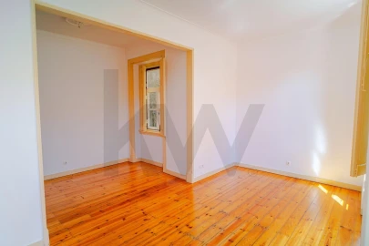 Apartamento T2 para Venda em Campolide