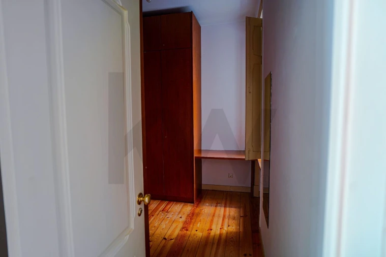 Apartamento T2 para Venda em Campolide Foto 8