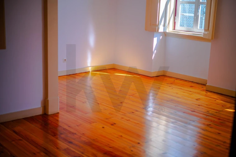 Apartamento T2 para Venda em Campolide Foto 4