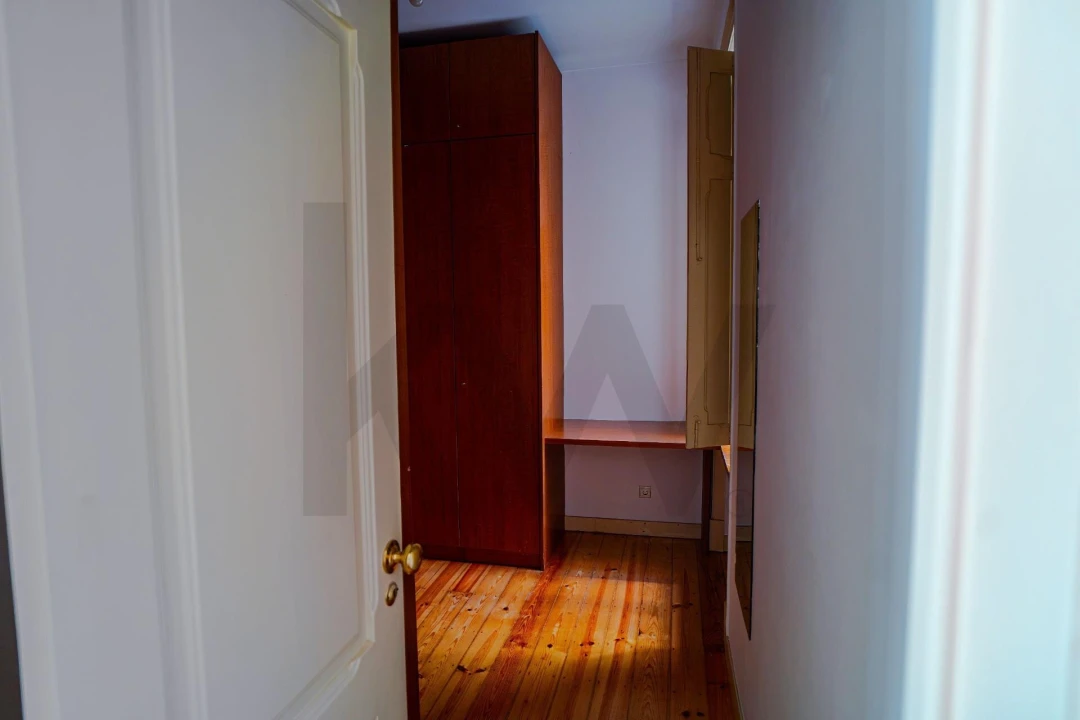 Apartamento T2 para Venda em Campolide Foto 8
