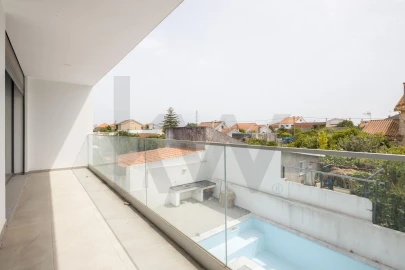 Moradia T5 para Venda em Fernao Ferro
