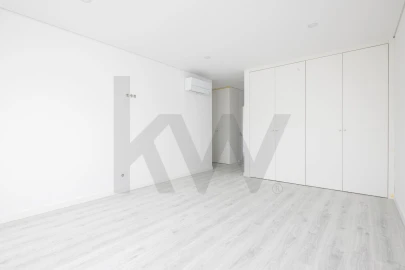 Moradia T5 para Venda em Fernao Ferro