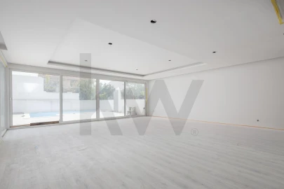 Moradia T5 para Venda em Fernao Ferro