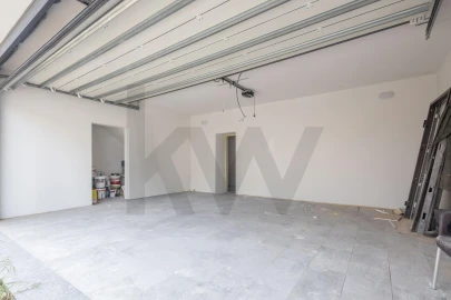 Moradia T5 para Venda em Fernao Ferro
