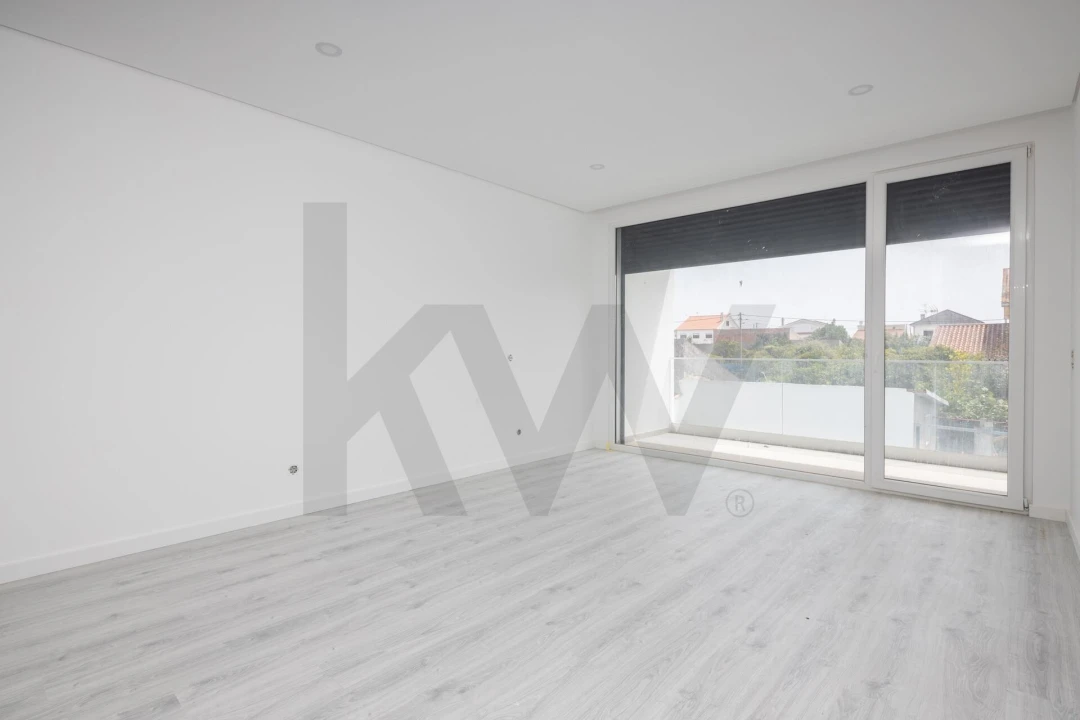 Moradia T5 para Venda em Fernao Ferro Foto 40
