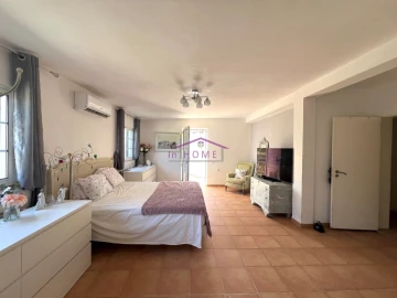 Moradia T5 para Venda em Loule (São Clemente)