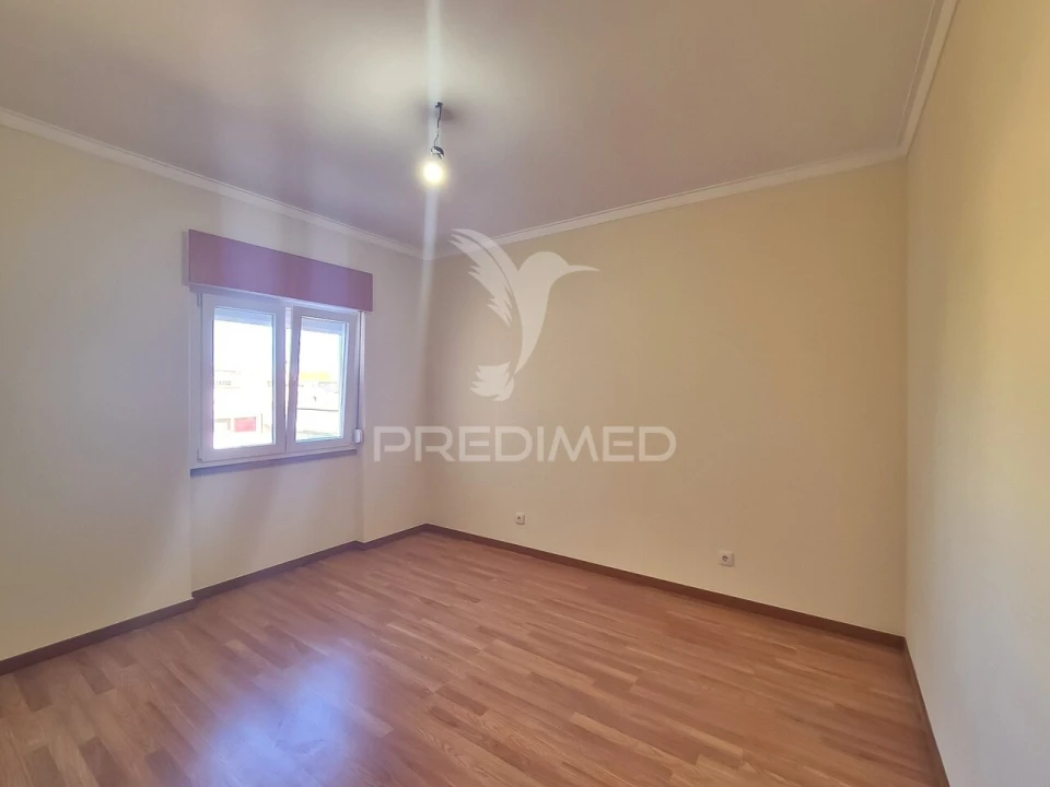 Apartamento T2 para Venda em Águas Livres Foto 16
