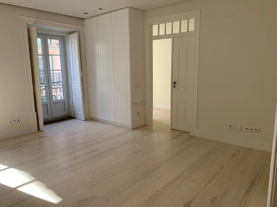 Apartamento T1 para Arrendamento em Estrela Foto 4