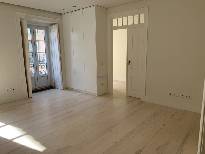 Apartamento T1 para Arrendamento em Estrela Foto 4