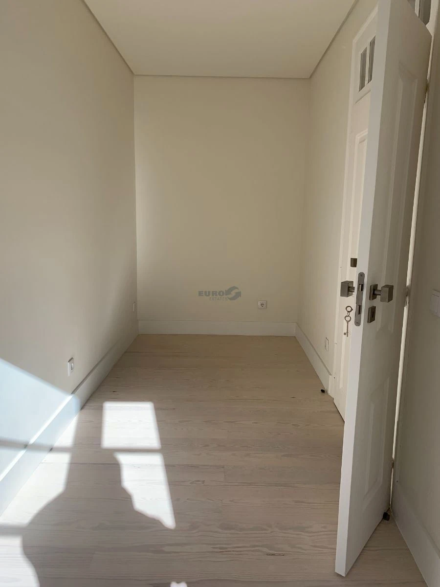 Apartamento T1 para Arrendamento em Estrela Foto 7