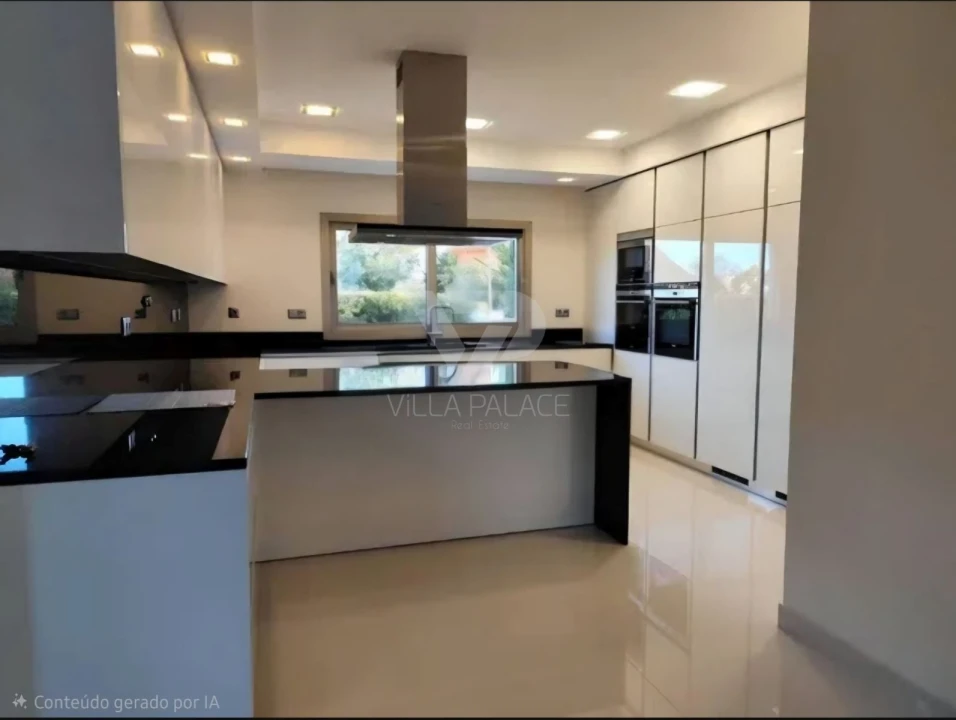 Moradia T6 para Arrendamento em Santa Maria e São Miguel, São Martinho, São Pedro Penaferrim Foto 14