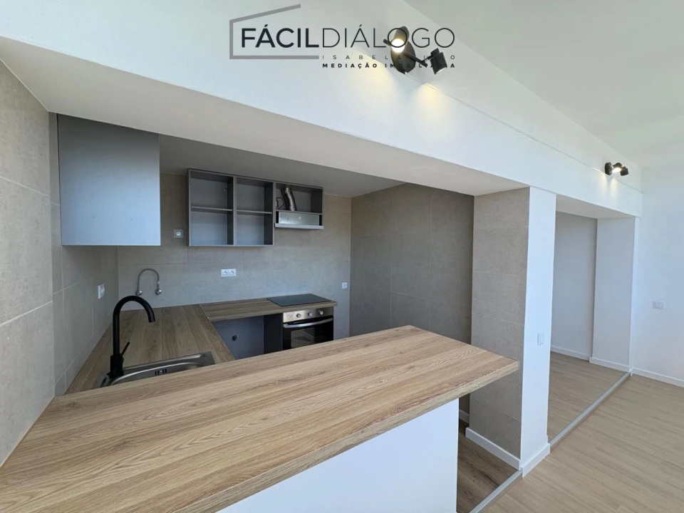 Apartamento T1 para Venda em Sesimbra (Castelo) Foto 1