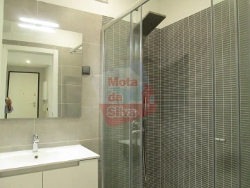 Apartamento T2 para Venda em Laranjeiro e Feijó