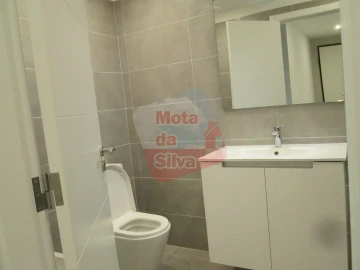 Apartamento T2 para Venda em Laranjeiro e Feijó