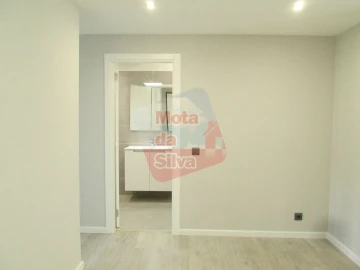 Apartamento T2 para Venda em Laranjeiro e Feijó