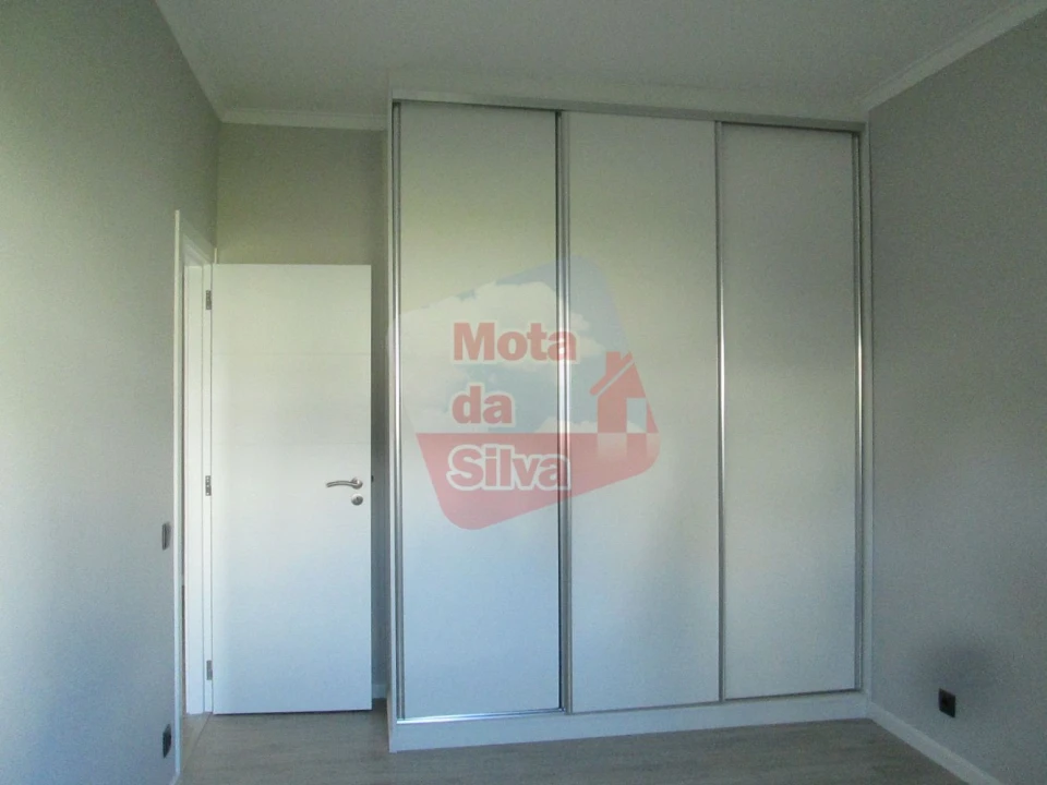 Apartamento T2 para Venda em Laranjeiro e Feijó Foto 11
