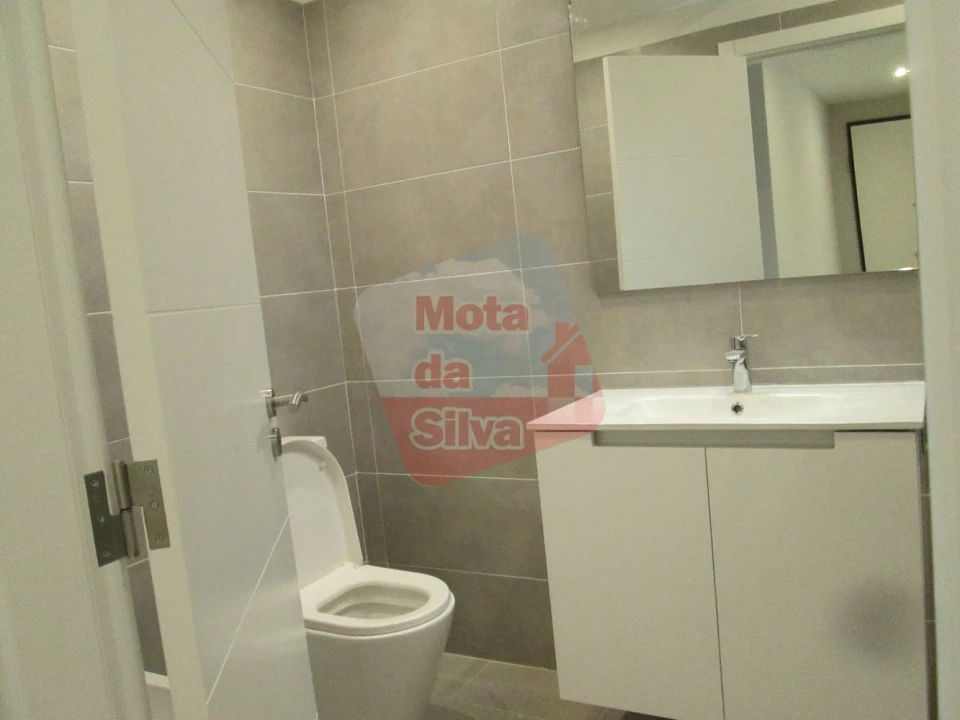 Apartamento T2 para Venda em Laranjeiro e Feijó Foto 13