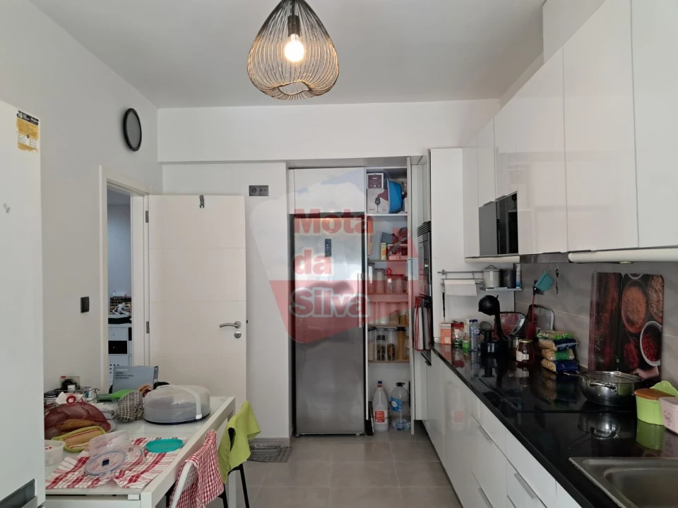 Apartamento T2 para Venda em Laranjeiro e Feijó Foto 2