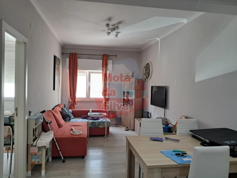 Apartamento T2 para Venda em Laranjeiro e Feijó Foto 6