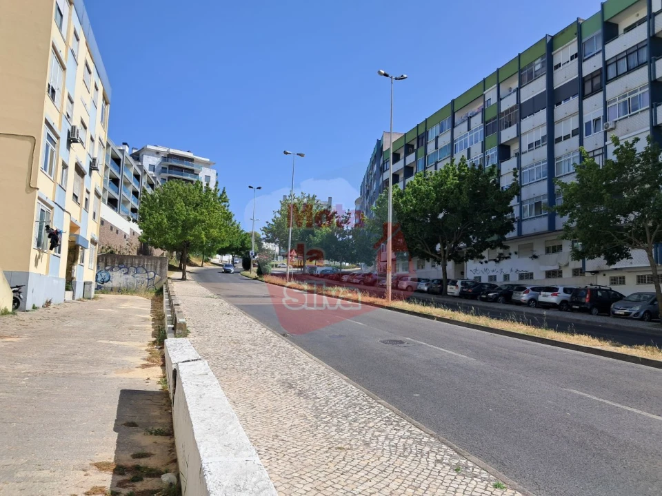 Apartamento T2 para Venda em Laranjeiro e Feijó Foto 16
