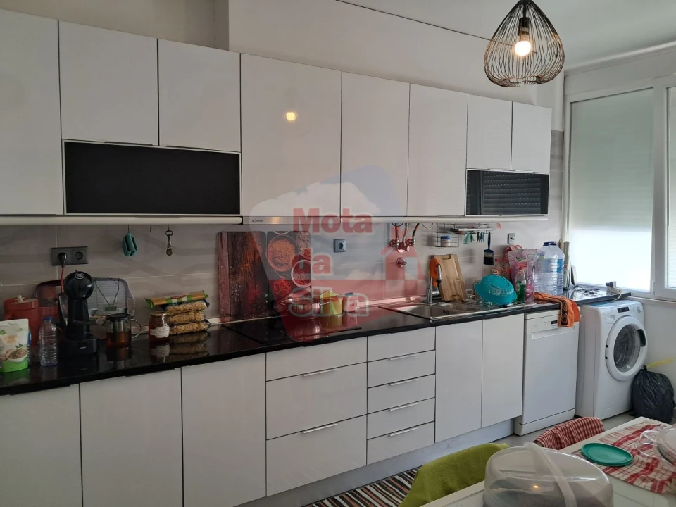 Apartamento T2 para Venda em Laranjeiro e Feijó Foto 1