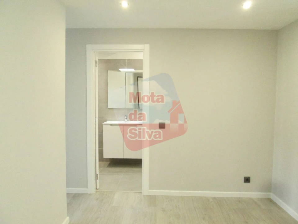 Apartamento T2 para Venda em Laranjeiro e Feijó Foto 10